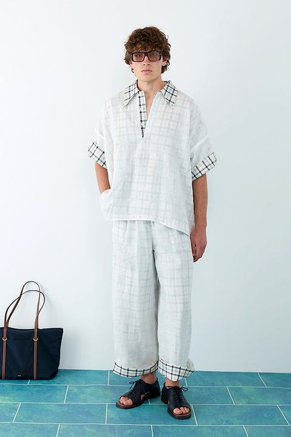 Ekose Kamp Yaka Gömlek, Beyaz / Siyah Izgara — YEG Textile